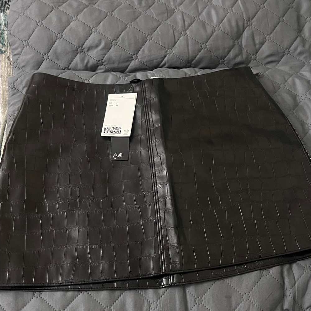 Divided Black Textured Mini Skirt